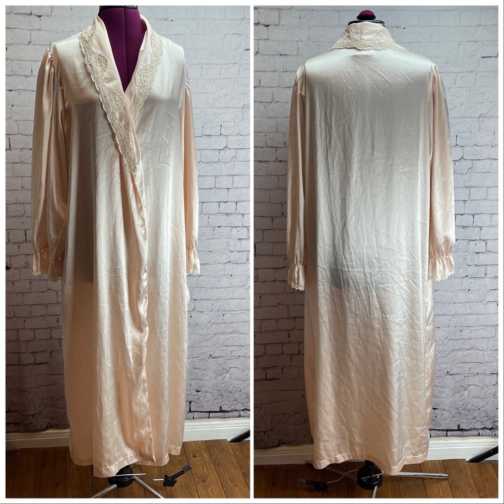 Vintage Alexandra Nicole satin robe light pink with cream lace size large